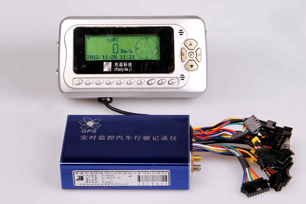 实时监控汽车行驶记录仪（ZY-8000G）